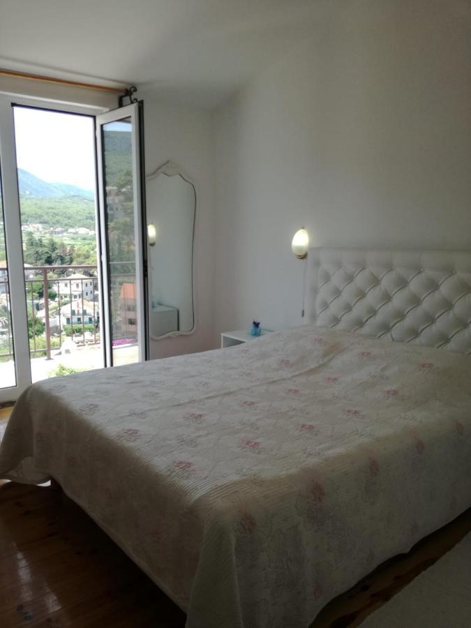 Apartmani Mladina เยลซา ภายนอก รูปภาพ