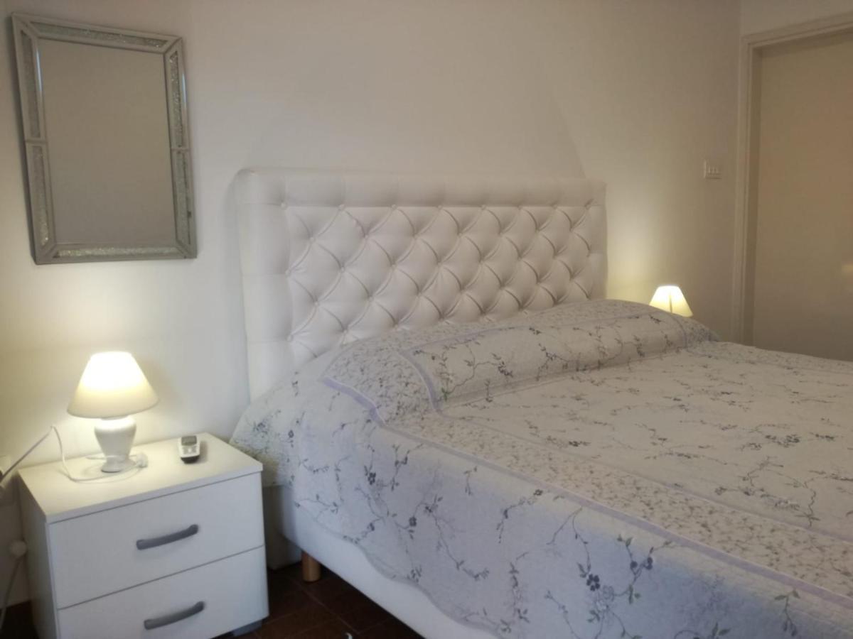 Apartmani Mladina เยลซา ภายนอก รูปภาพ
